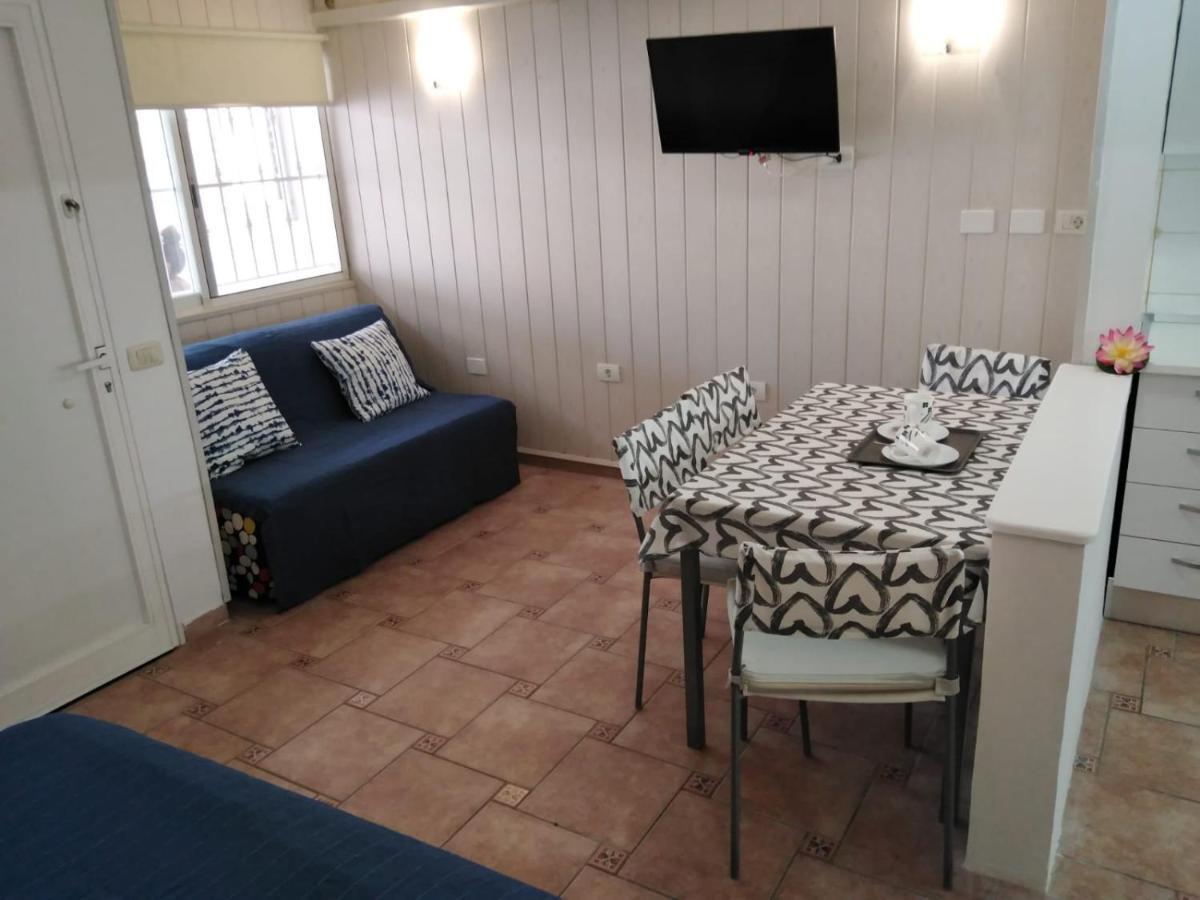 Apartament House Lilu - Luminoso Monolocale Arona  Zewnętrze zdjęcie